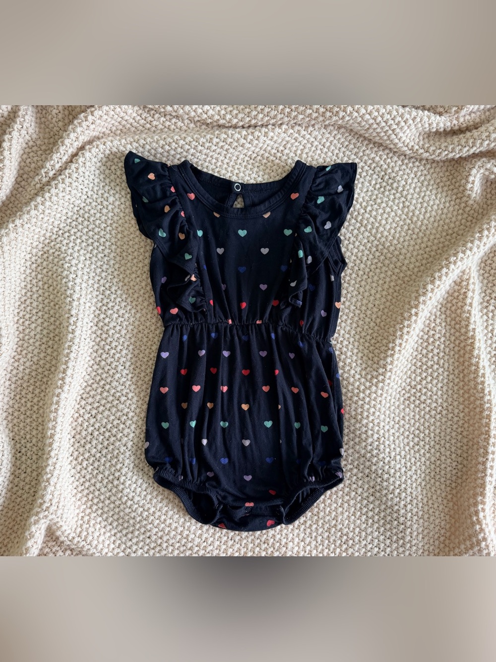 🖤🌈 Kyte Baby Heart Flutter Romper — 6–12M
